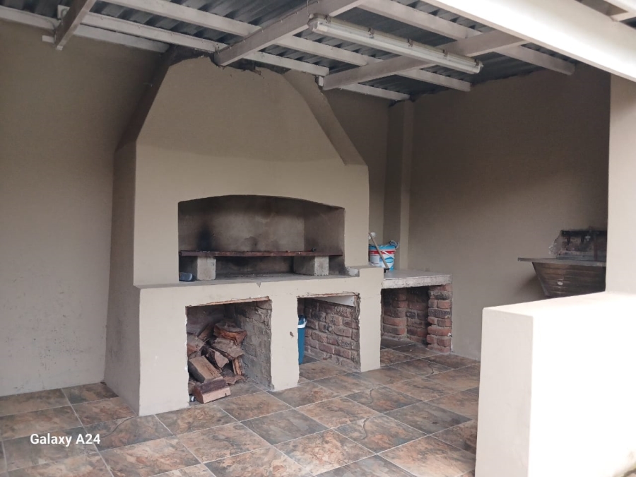 4 Bedroom Property for Sale in Beacon Bay Eastern Cape